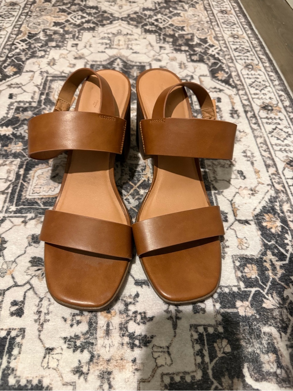 Universal Thread Leather Double-Strap Heeled Sandals